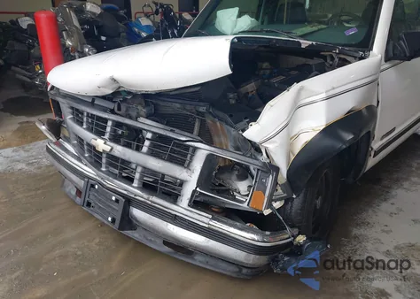 1997 Chevrolet C1500 Fleetside W/T z USA, uszkodzony, nr VIN 1GCEC14WXVZ133286